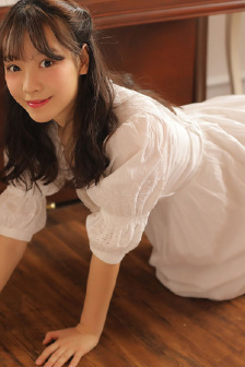 走女朋友后门真的舒服吗